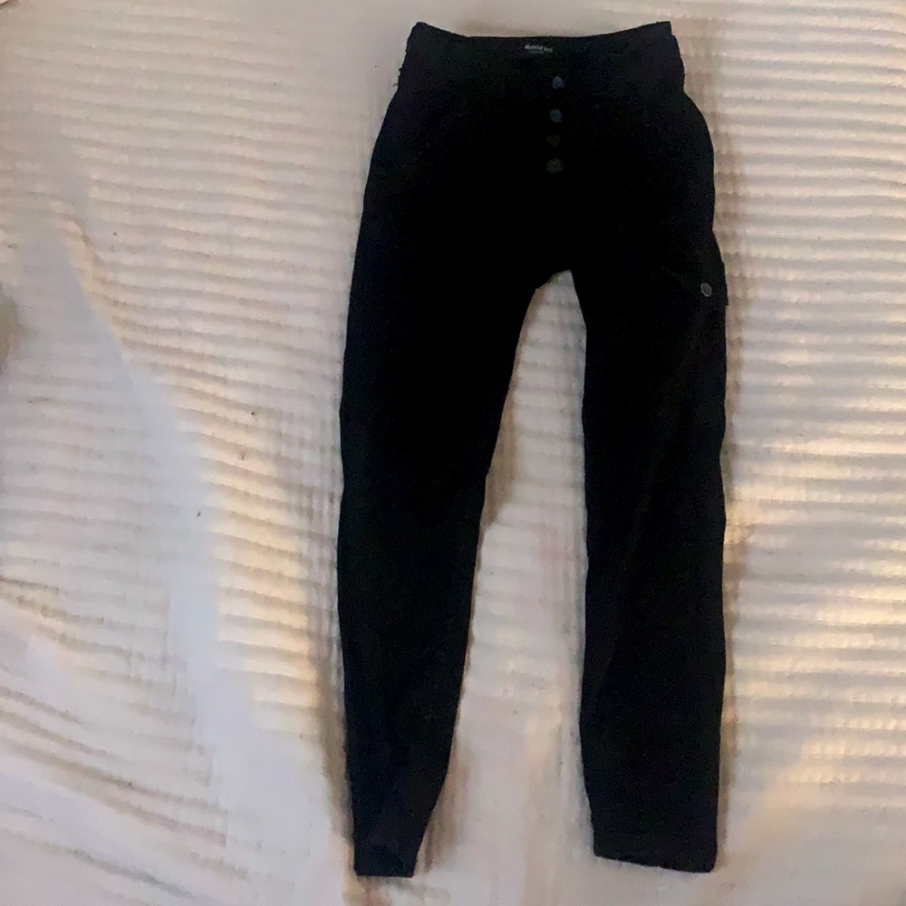 Skinny black cargo jeans with pockets